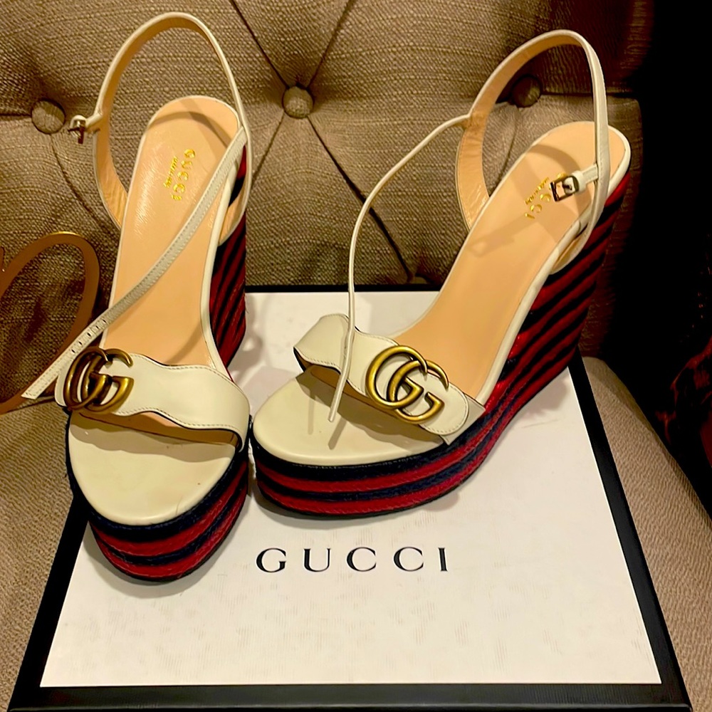 Designer sandals size 40 1/2 cream with red and blue stripes